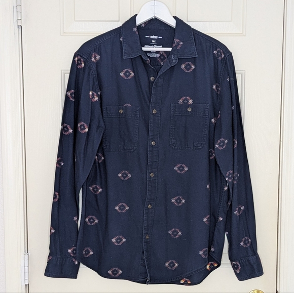 urban pipeline Other - VTG Urban Pipeline Ultimate Flannel Shirt Navy Aztec Native American Print M